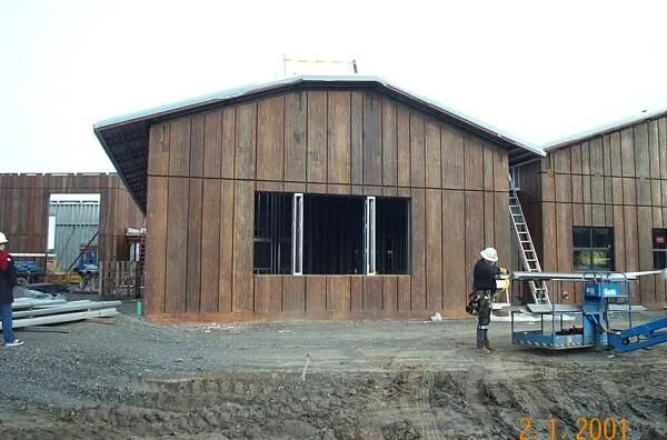 Tilt-up concrete commercial building under construction by Bravo Building Co.